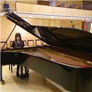 Profesora de Piano con titulación superior en clásico y moderno